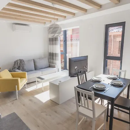 Slow Turisticos アパートホテル 4*